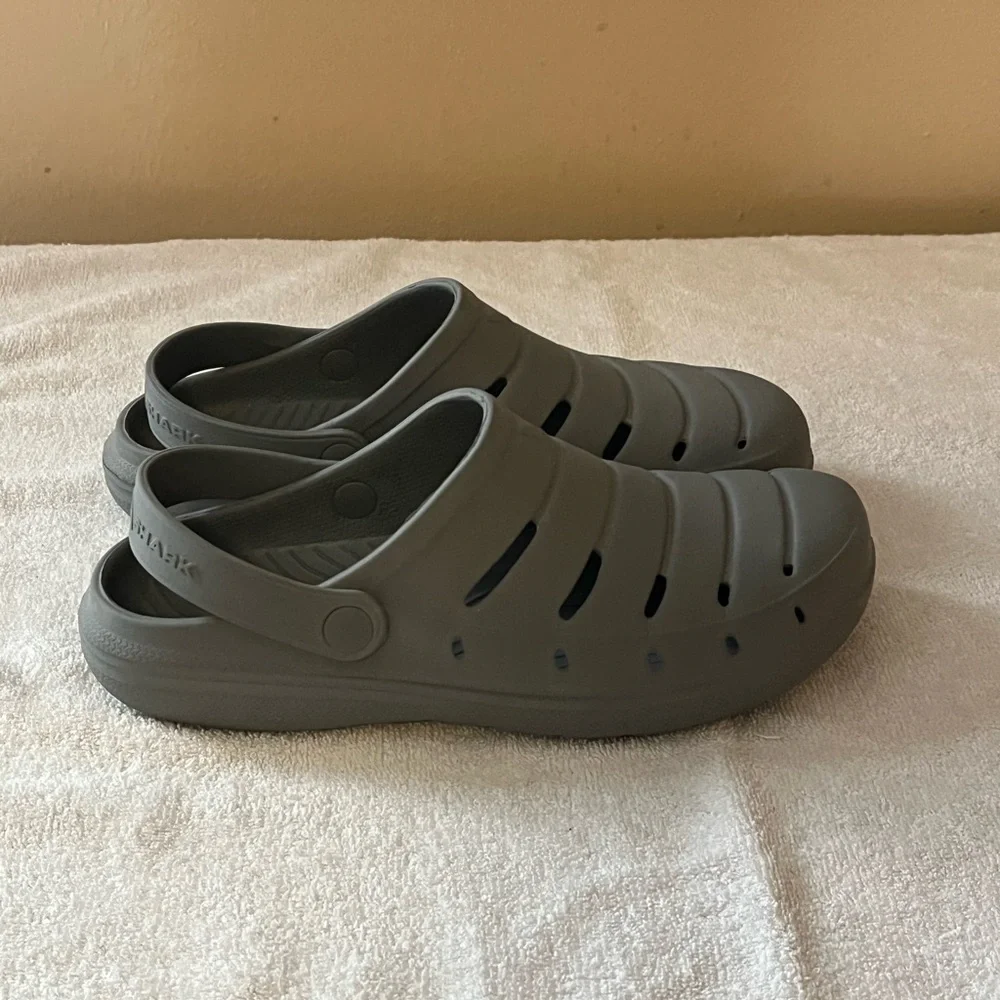 Rugged Shark Gray Sandals Sz 9